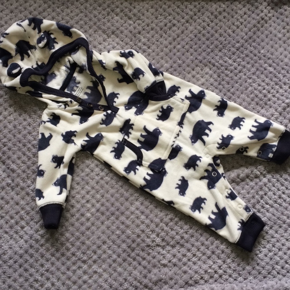 Baby boy hooded jumpsuit.